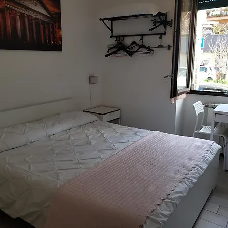 Metro B Fronte Metro Bed and breakfast