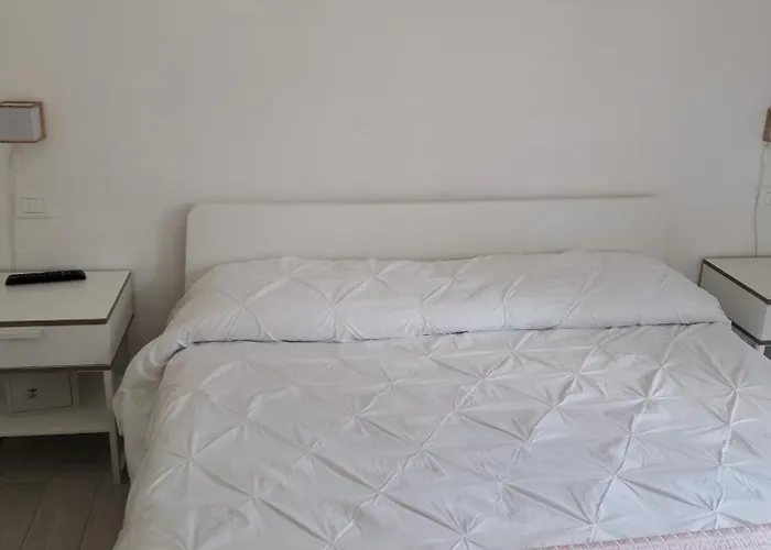 Metro B Fronte Metro 3* Rome